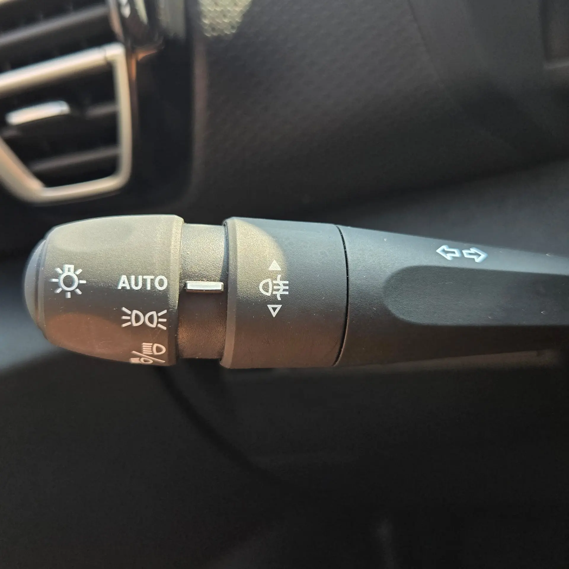Citroen e-C4 136 PLUS 14