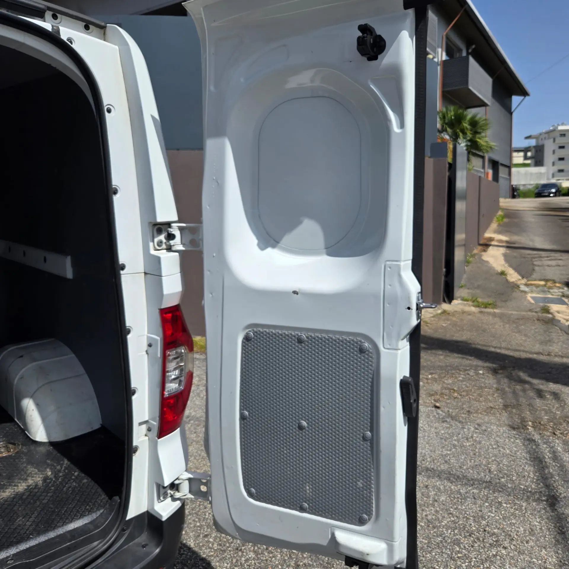 Maxus eDeliver 3 L2H1 7