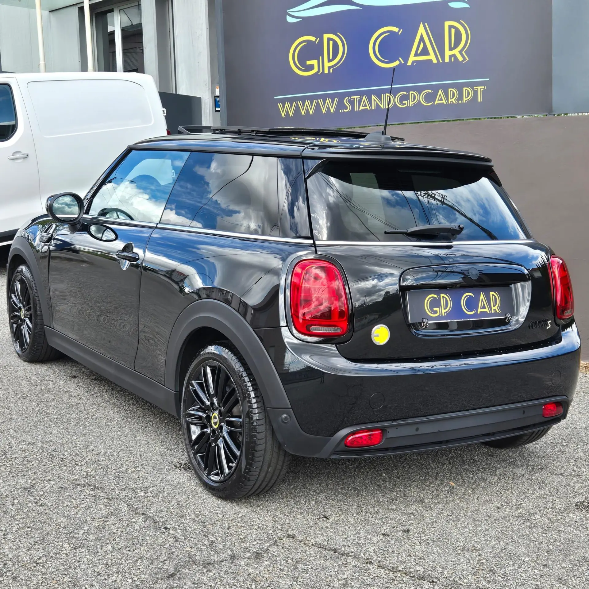 MINI 3 Portas Cooper SE Premium P. Resolute Edition 4