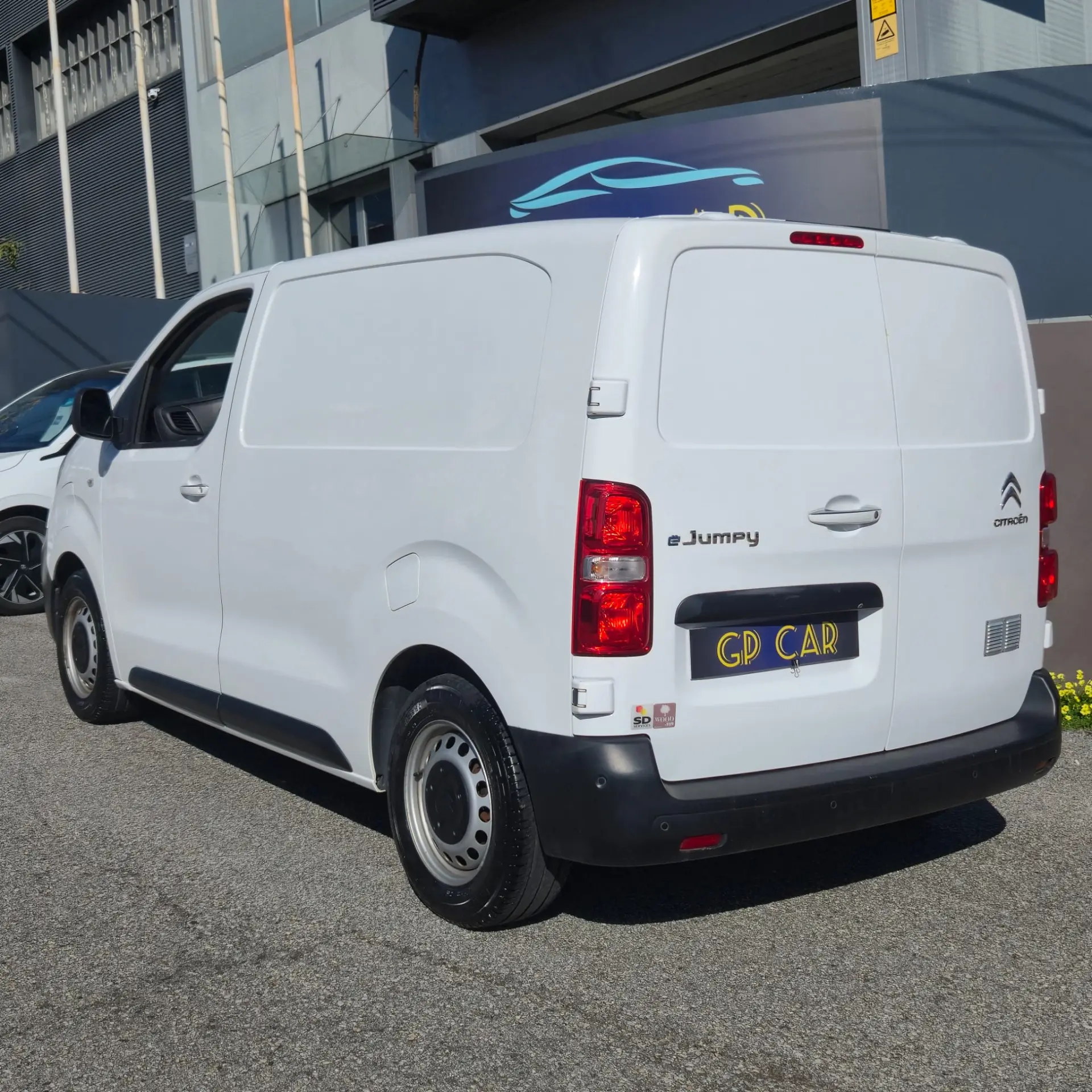 Citroen e-Jumpy Longa (50-kWh) 3