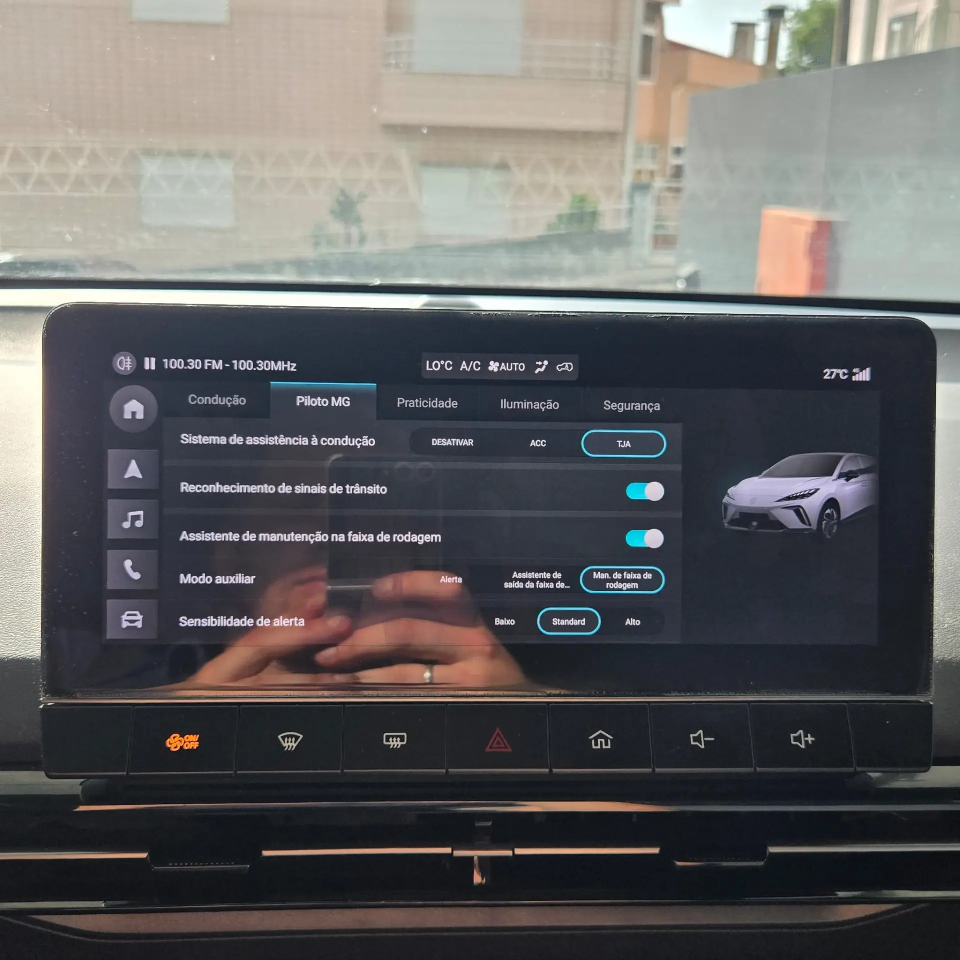 MG MG4 64 kWh Luxury 15