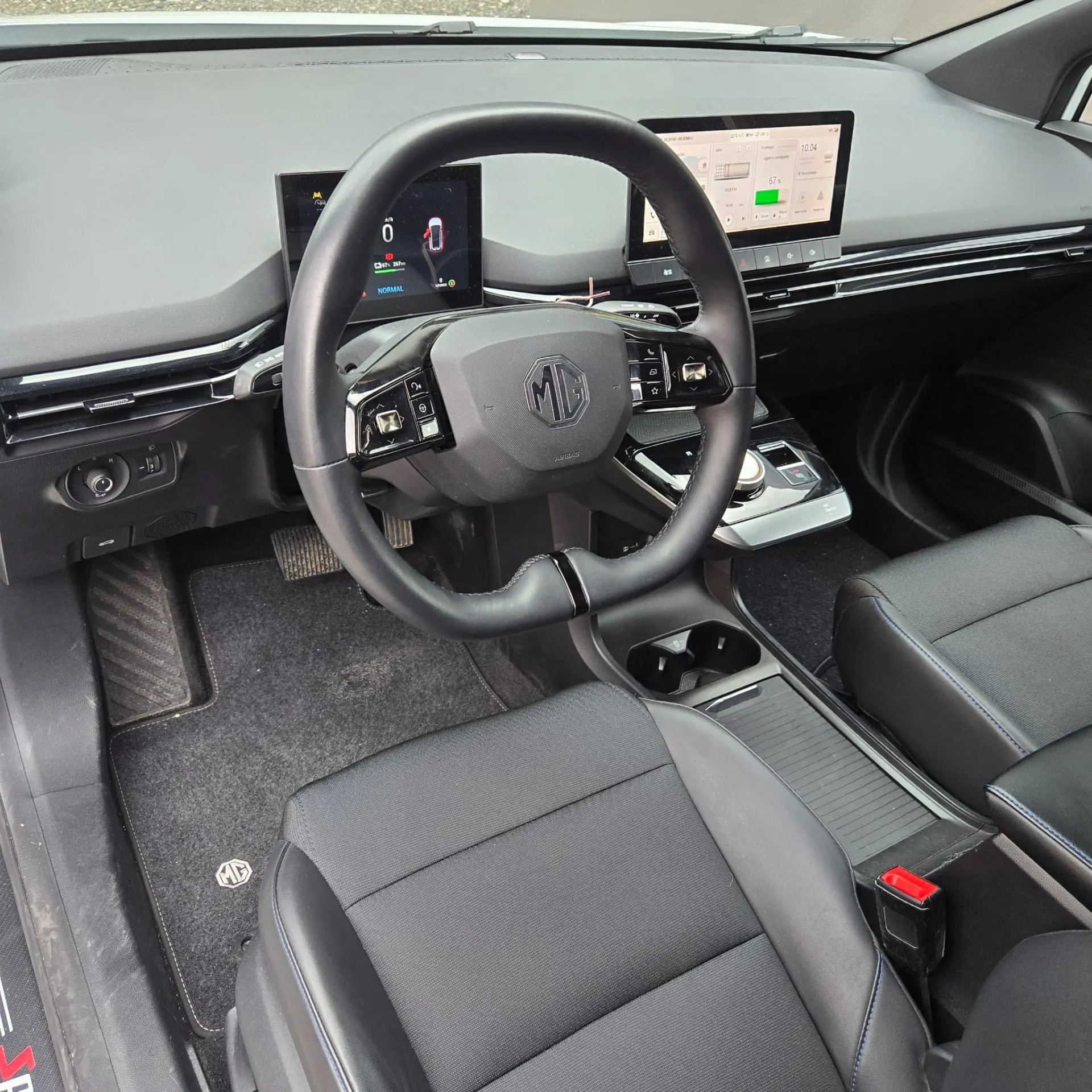 MG MG4 64 KW Luxury 9