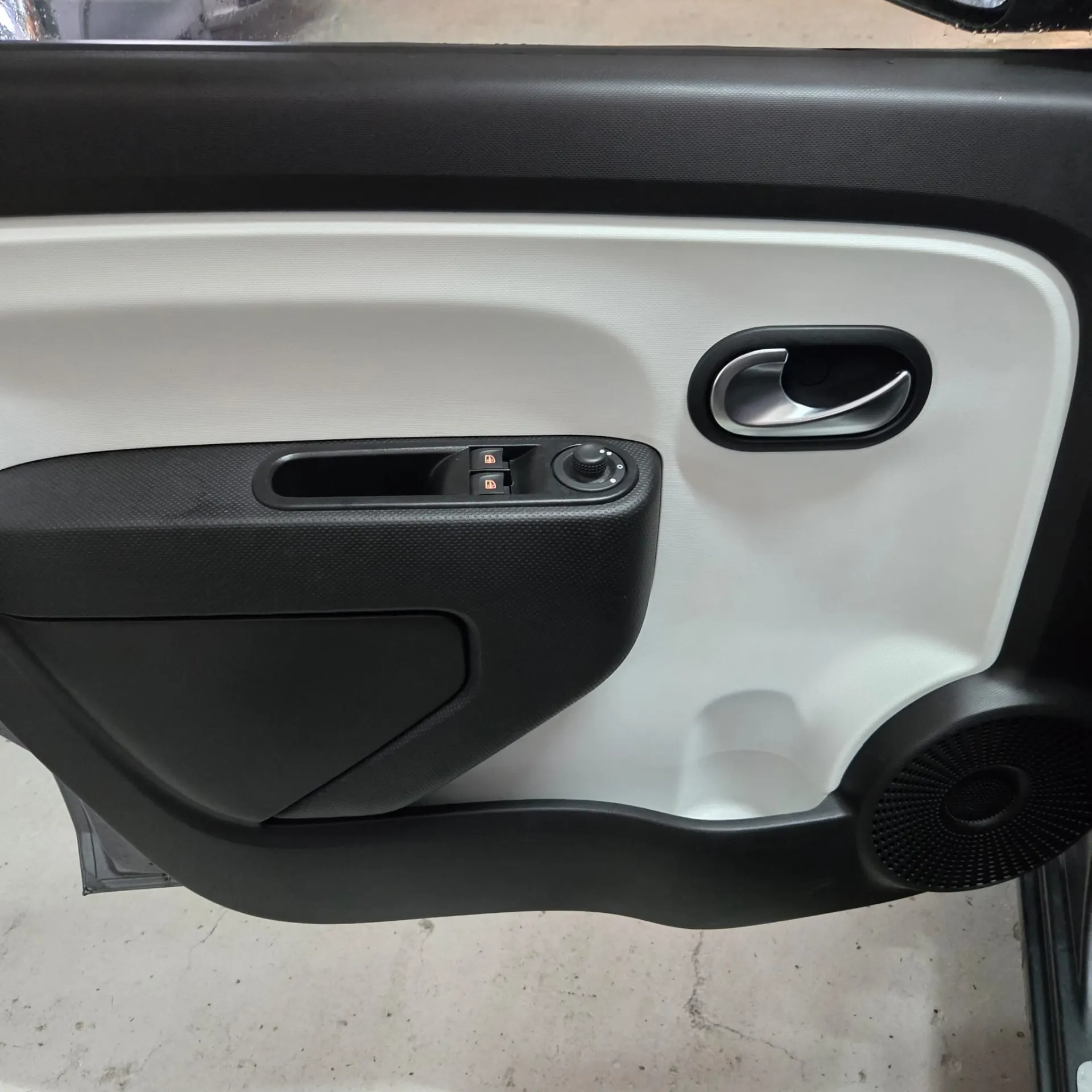 Renault Twingo Z.E. 22 Zen 7