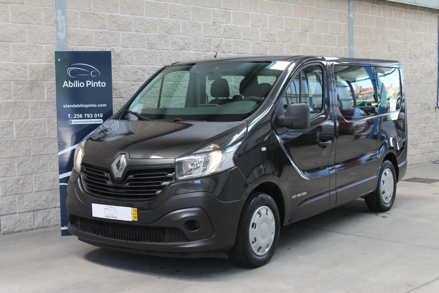 Renault Trafic CDI 125 9 Lugares 1