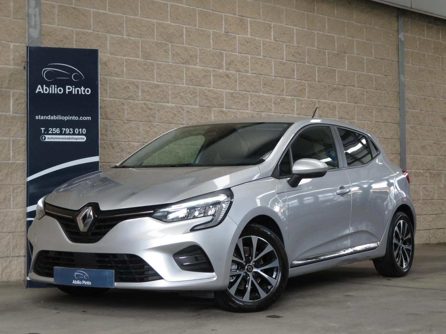 Renault Clio 1.5 Blue dCi Intens 1