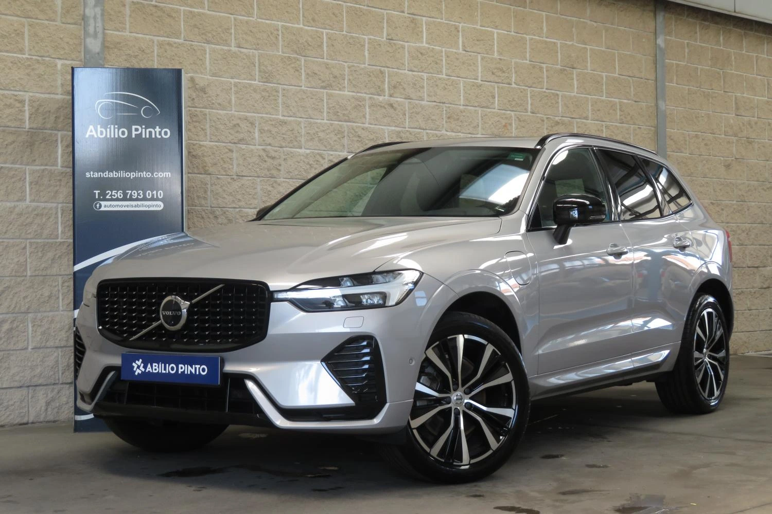 Volvo XC 60 2.0 T6 PHEV Ultimate Dark AWD 1