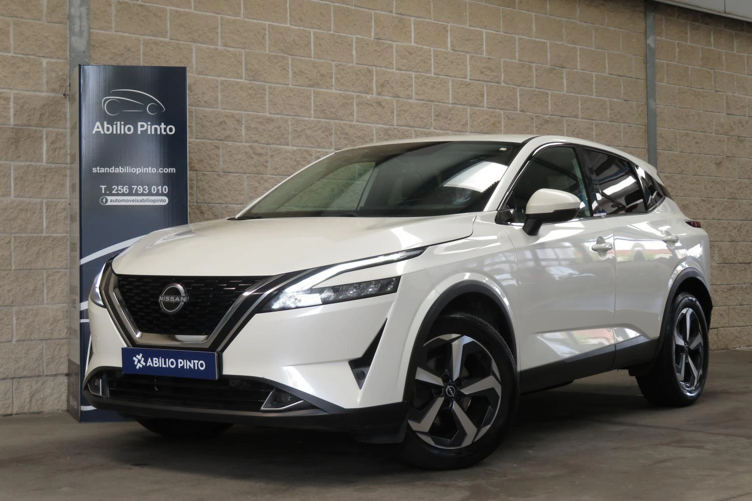 Nissan Qashqai 1.3 DIG-T N-Connecta J18 Led 1