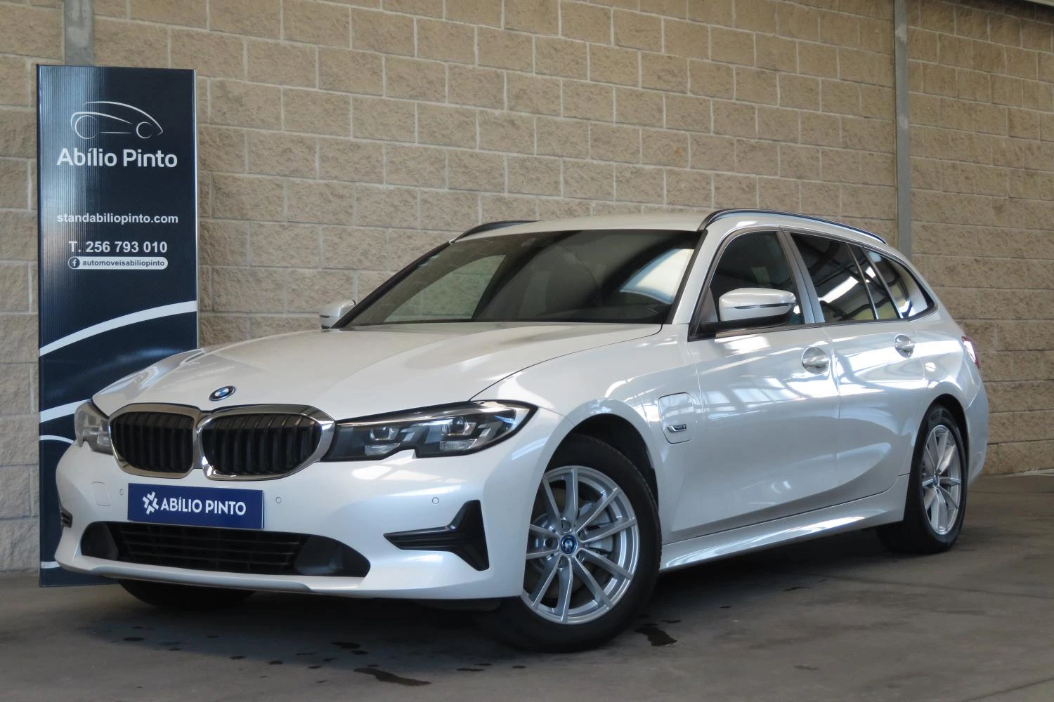 BMW 320 e Corporate Edition Auto 1
