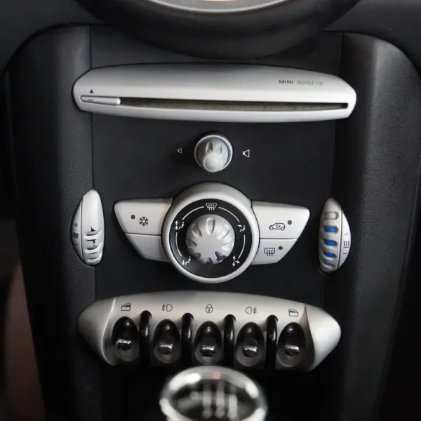 MINI 3 Portas Cooper D 15