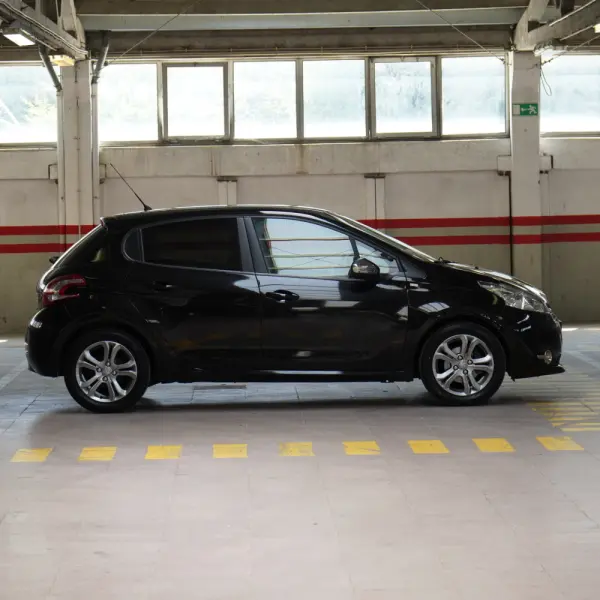 Peugeot 208 1.2 PureTech Style 6