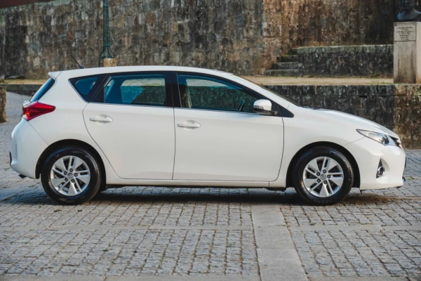 Toyota Auris 1.4 D-4D Comfort+J16+Navi 30