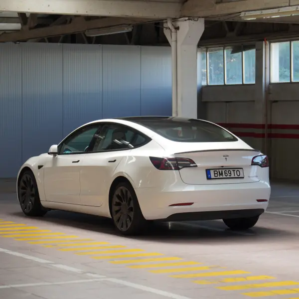 Tesla Model 3 Long Range AWD Dual Motor Performance 28