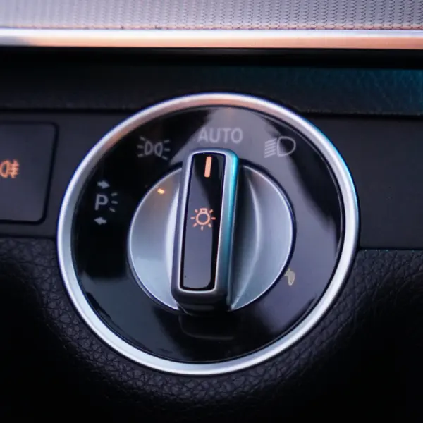 Mercedes-Benz E 300 Bluetec Hybrid Avantgarde 29