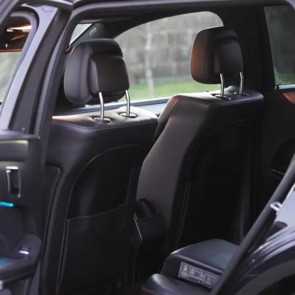 Mercedes-Benz E 300 Bluetec Hybrid Avantgarde 11