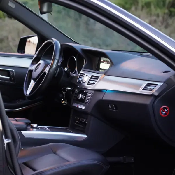 Mercedes-Benz E 300 Bluetec Hybrid Avantgarde 19