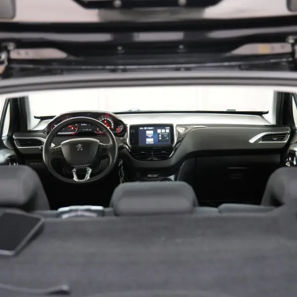 Peugeot 208 1.2 PureTech Style 8