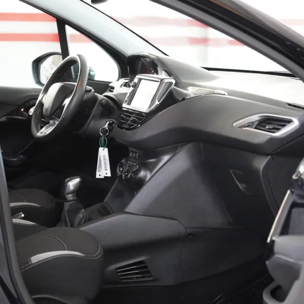 Peugeot 208 1.2 PureTech Style 15