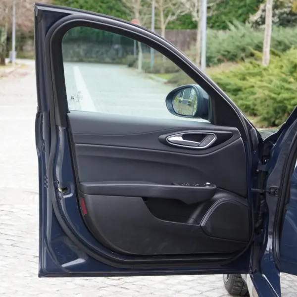 Alfa Romeo Giulia 2.2 D AT8 36