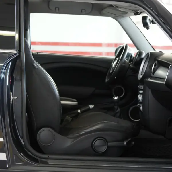 MINI 3 Portas Cooper D 22