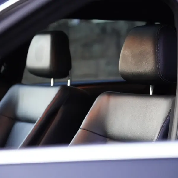 Mercedes-Benz E 300 Bluetec Hybrid Avantgarde 8