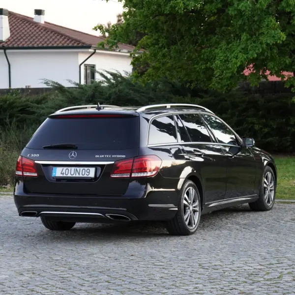 Mercedes-Benz E 300 Bluetec Hybrid Avantgarde 46