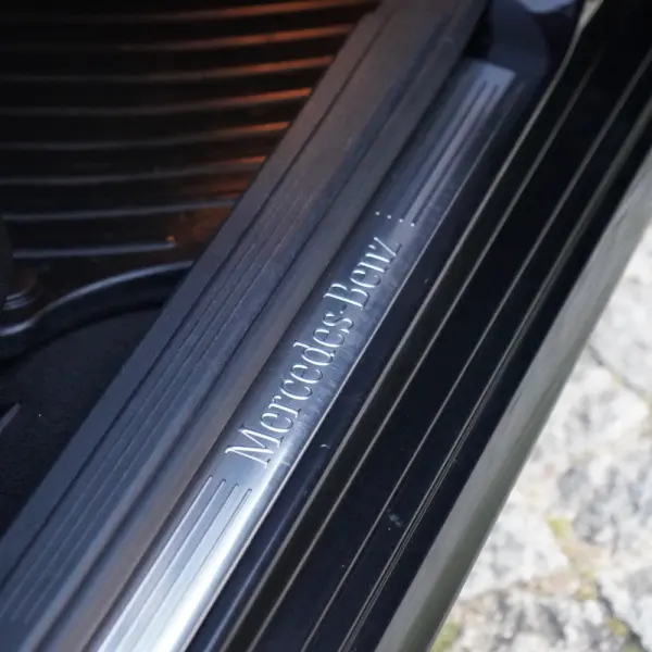 Mercedes-Benz E 300 Bluetec Hybrid Avantgarde 34