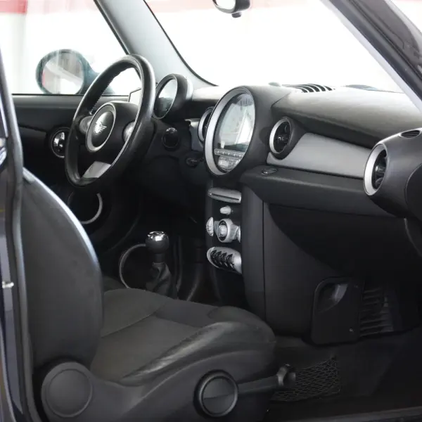 MINI 3 Portas Cooper D 19