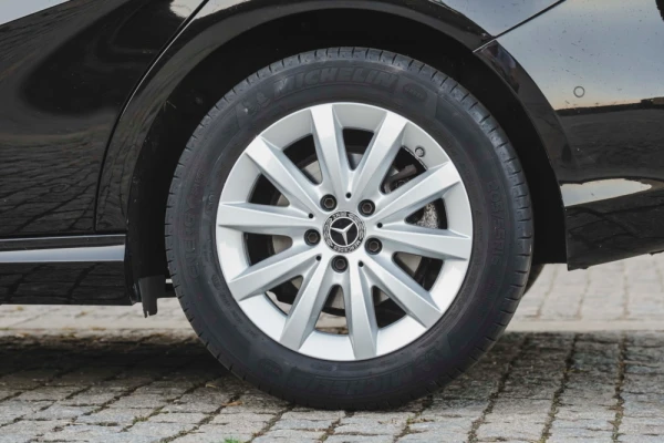Mercedes-Benz Classe B 180D Ambition 48