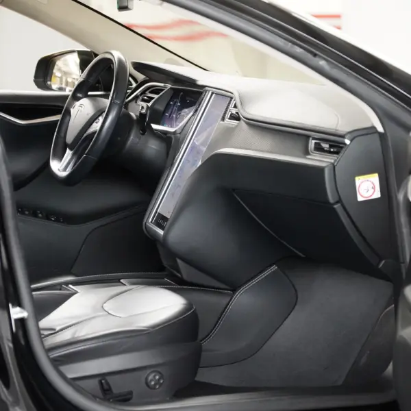 Tesla Model S 85 12