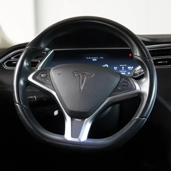 Tesla Model S 85 11