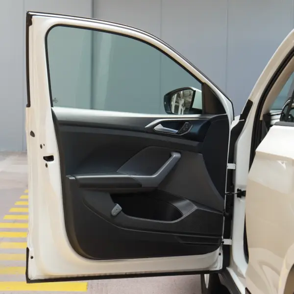 Volkswagen T-Cross 1.0 TSI OPF DSG Life 27