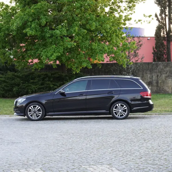Mercedes-Benz E 300 Bluetec Hybrid Avantgarde 5