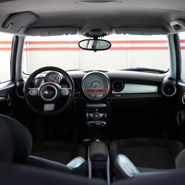 MINI 3 Portas Cooper D 9