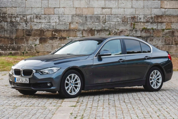 BMW 330 e Iperformance Luxury Line 3
