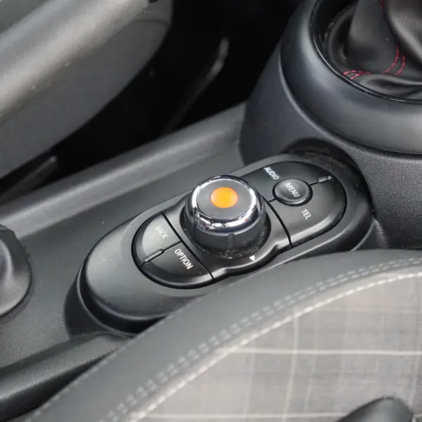 MINI 5 Portas One D 18