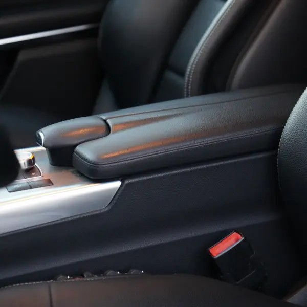 Mercedes-Benz E 300 Bluetec Hybrid Avantgarde 27