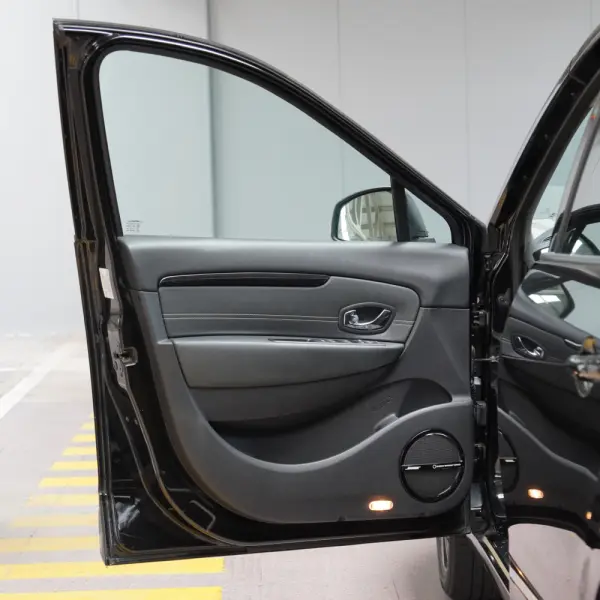 Renault Grand Scénic ENERGY TCe 115 Bose Edition 31
