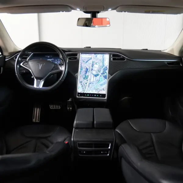 Tesla Model S 85 15
