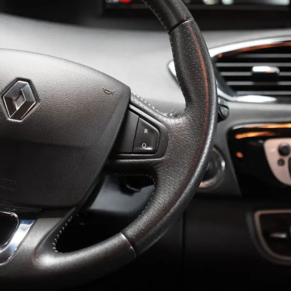 Renault Grand Scénic ENERGY TCe 115 Bose Edition 27