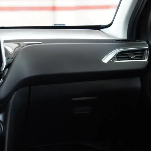 Peugeot 208 1.2 PureTech Style 23