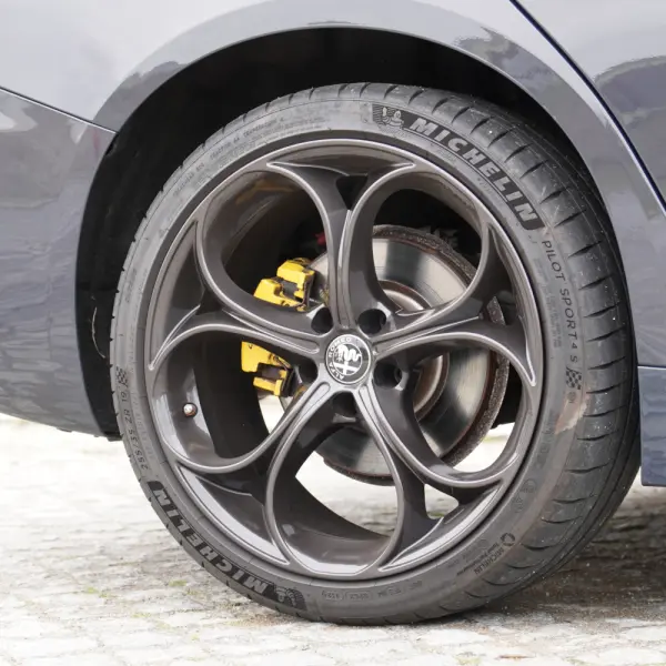 Alfa Romeo Giulia 2.2 D AT8 10