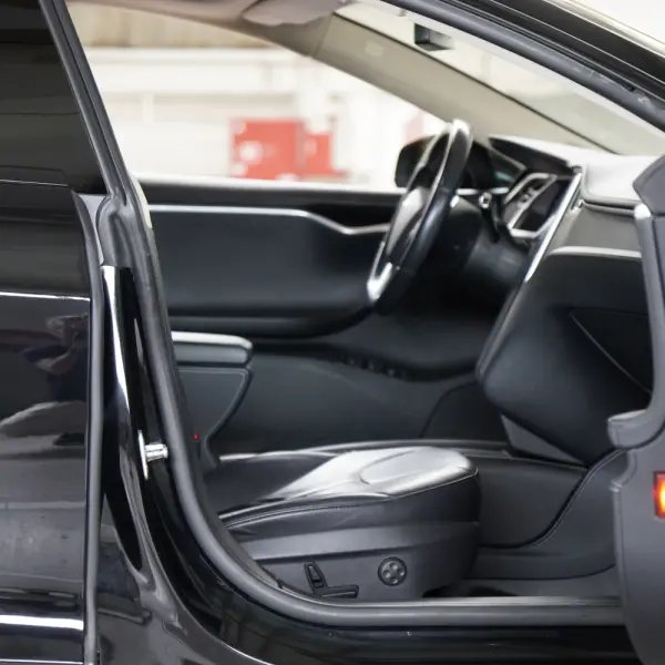 Tesla Model S 85 28
