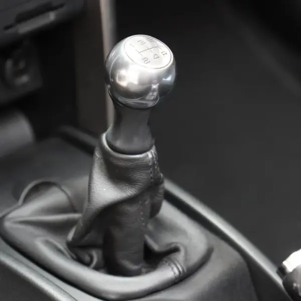 Peugeot 207 CC 1.6 SE 200 Anos 17