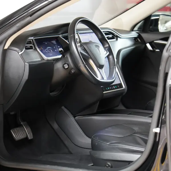 Tesla Model S 85 23