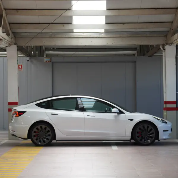 Tesla Model 3 Long Range AWD Dual Motor Performance 4