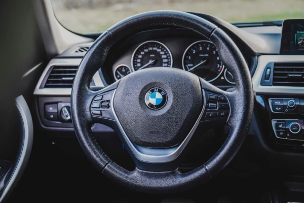 BMW 330 e Iperformance Luxury Line 12