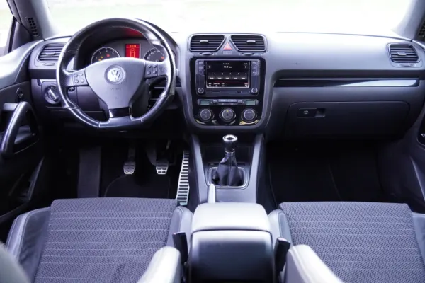 Volkswagen Scirocco 2.0 TSI Highline 7