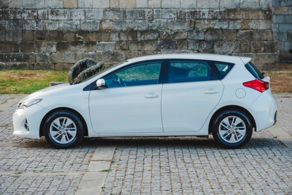 Toyota Auris 1.4 D-4D Comfort+J16+Navi 5