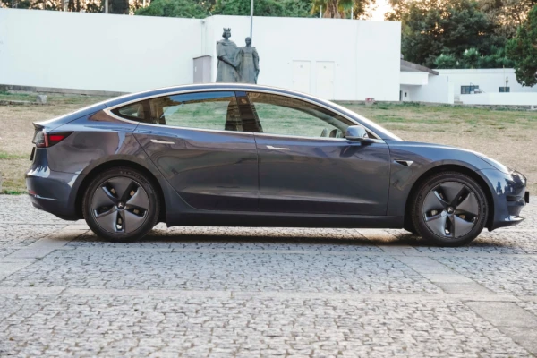 Tesla Model 3 Standard RWD Plus 4