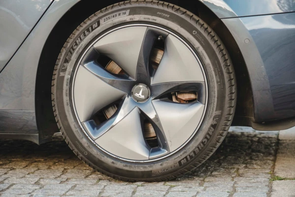 Tesla Model 3 Standard RWD Plus 48